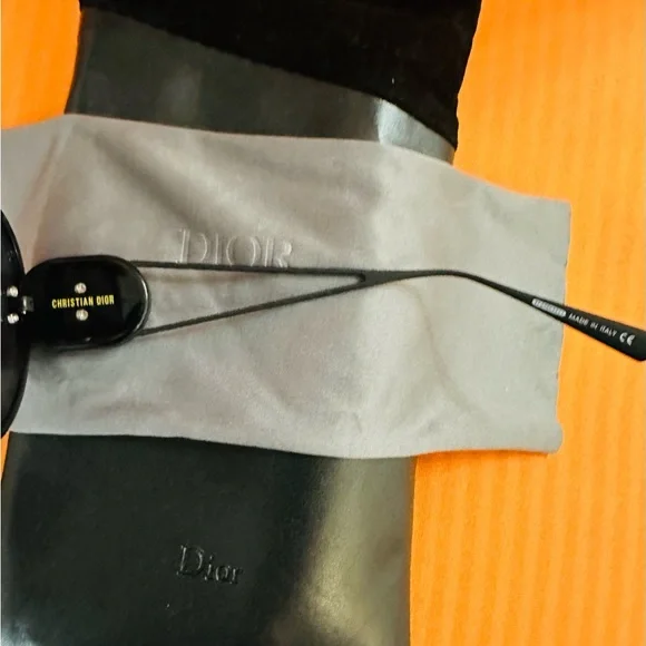 Dior Black Aviator Sunglasses Luxury Accessory - Picture 4 of 5